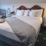 Lakeside Manor Szálloda 3*
