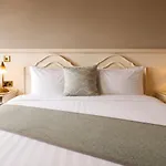 Lakeside Manor 3*
