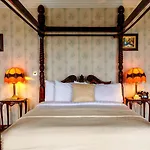 Lakeside Manor ホテル 3*