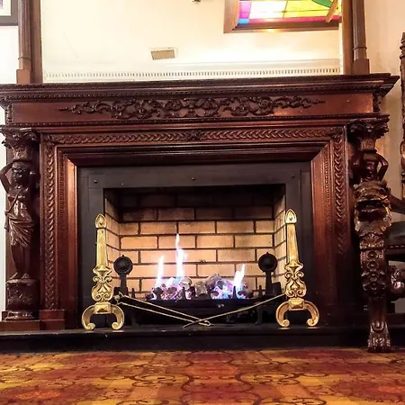 Lakeside Manor Szálloda