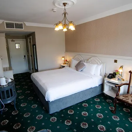 Hotel Lakeside Manor 3*