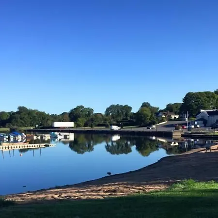 Lakeside Manor