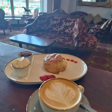 酒店 Lakeside Manor