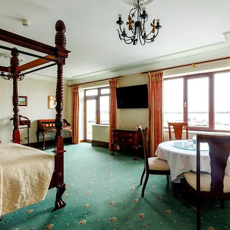 Hotel Lakeside Manor 3*