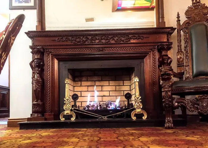 Lakeside Manor מלון