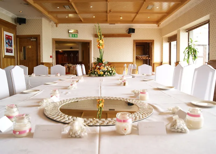 מלון Lakeside Manor 3*